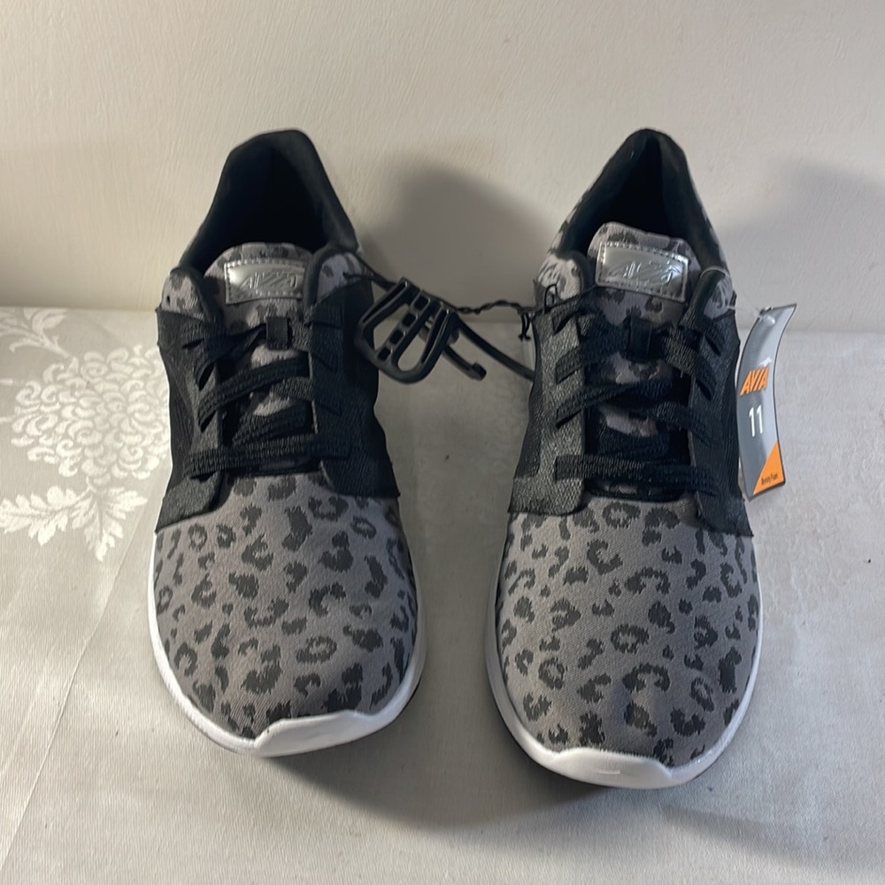 AVIA Deluxe Trainer Athletic Running Shoes Sneakers Womens Size 11  NEW - Picture 2 of 8